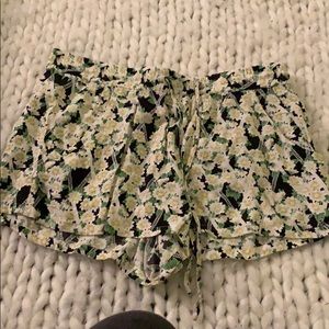 Floral flowy shorts